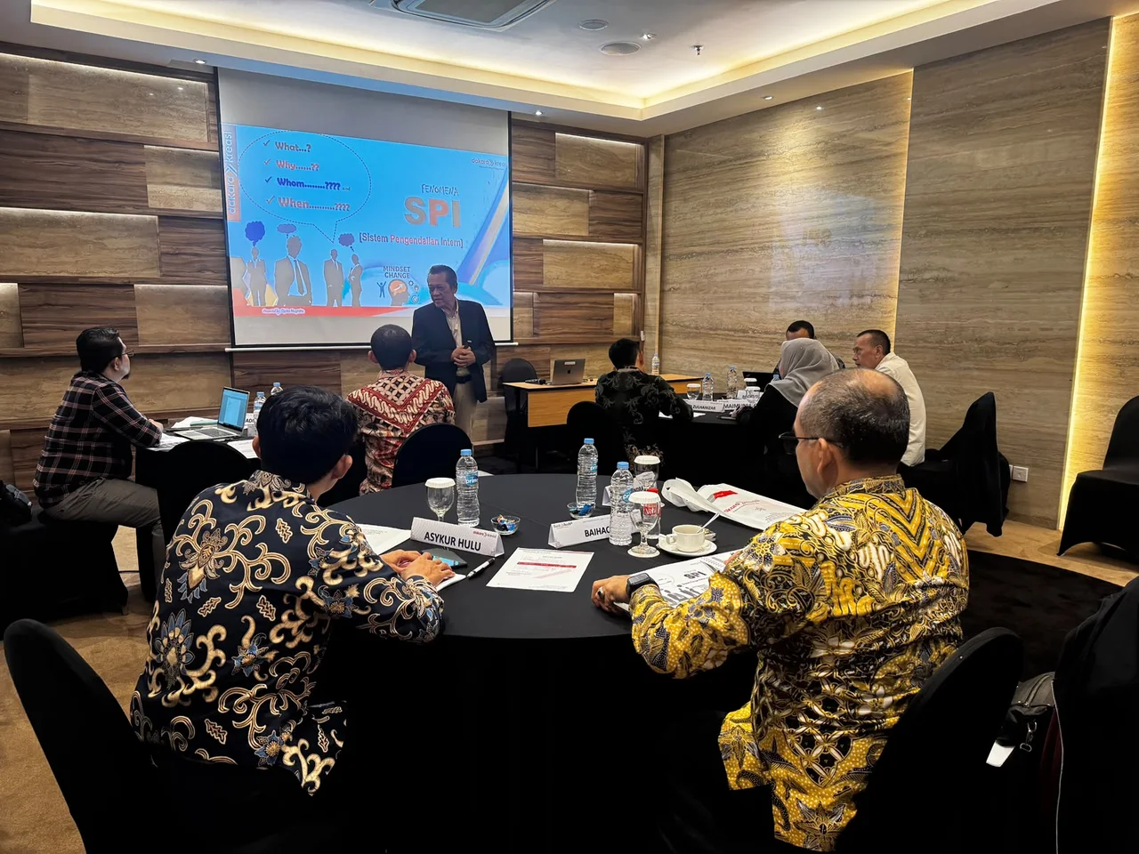 Foto : Djoko Nugroho saat menyampaikan materi kepada para peserta.